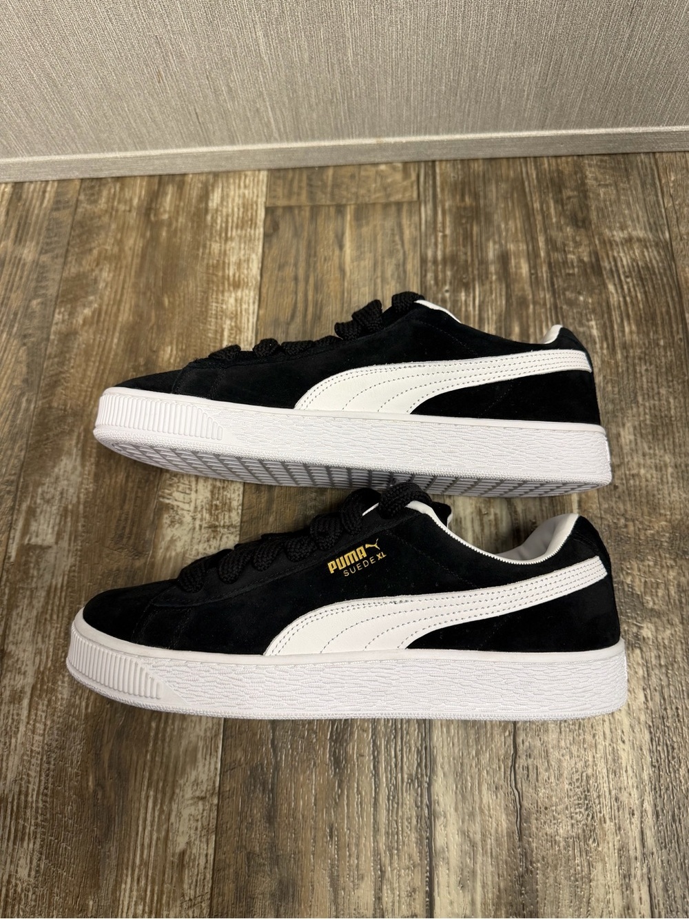 Puma Black Suede Sneakers with White Formstrip and Gold Logo Size 11 - Picture 12 of 16